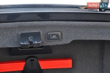 Седан Audi A8 2013 в Львове