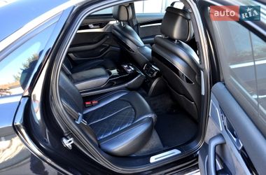 Седан Audi A8 2013 в Львове