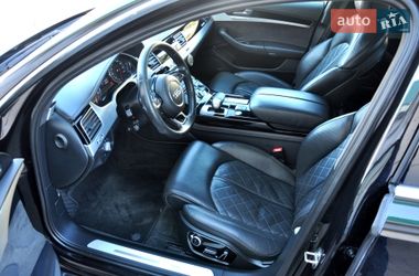 Седан Audi A8 2013 в Львове