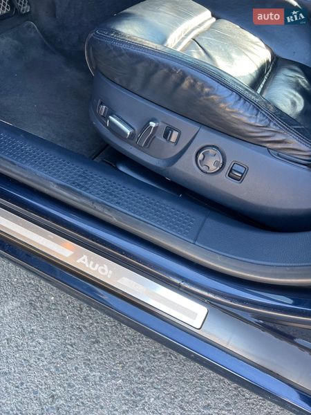 Седан Audi A8 2004 в Луцке