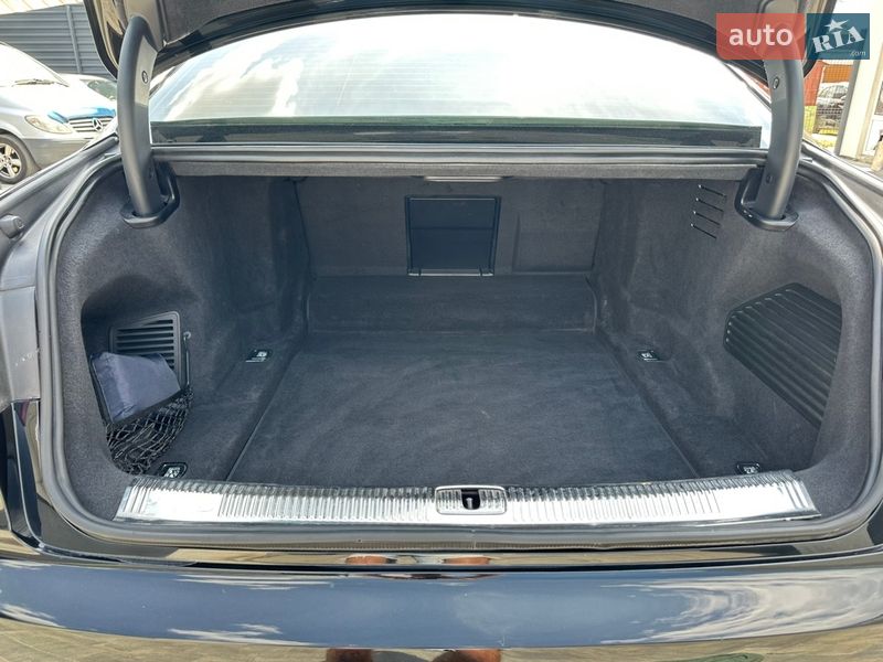 Седан Audi A8 2018 в Житомирі