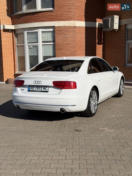 Седан Audi A8 2012 в Одесі
