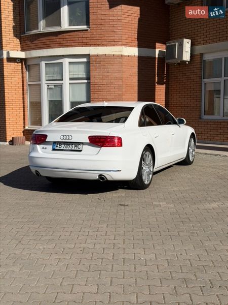 Седан Audi A8 2012 в Одесі