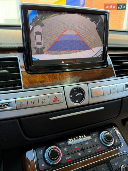 Седан Audi A8 2012 в Одесі