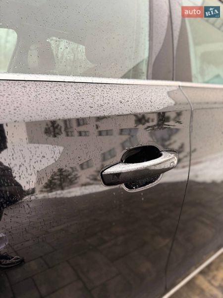 Седан Audi A8 2013 в Луцьку