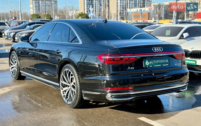 Седан Audi A8 2022 в Киеве