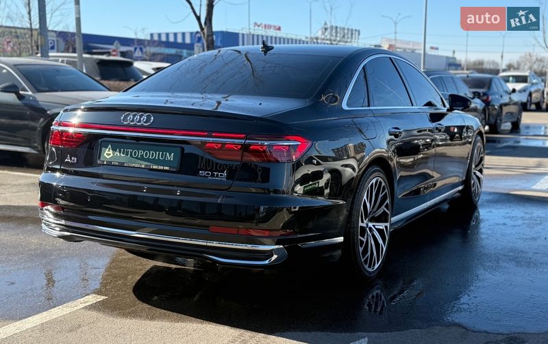 Седан Audi A8 2022 в Киеве