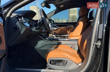 Седан Audi A8 2022 в Киеве