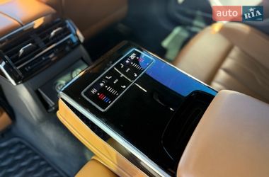 Седан Audi A8 2022 в Киеве