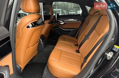 Седан Audi A8 2022 в Киеве