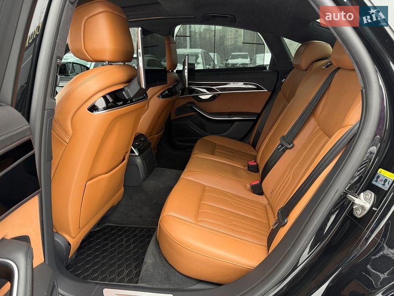 Седан Audi A8 2022 в Киеве