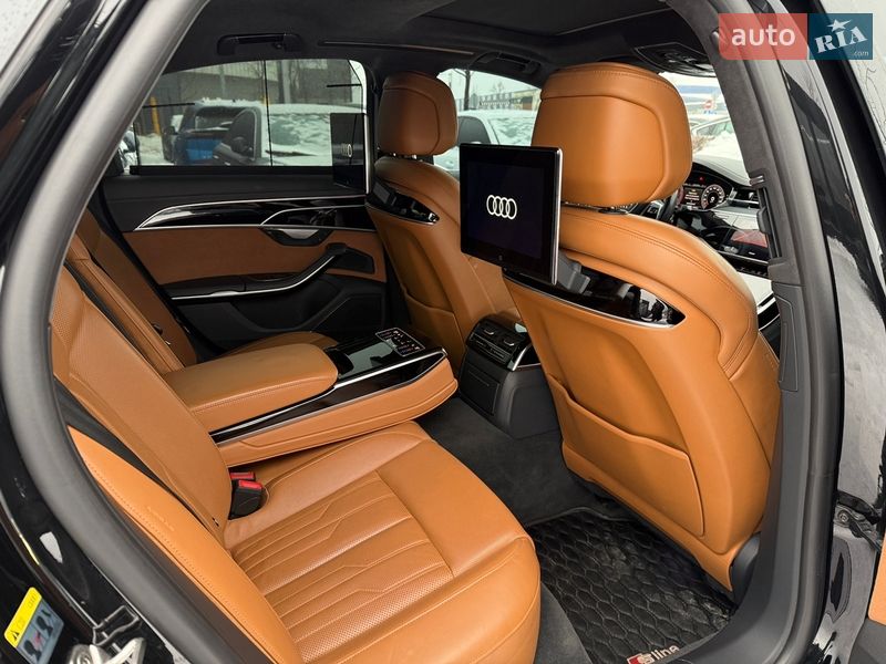 Седан Audi A8 2022 в Киеве