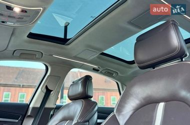 Седан Audi A8 2014 в Ужгороде