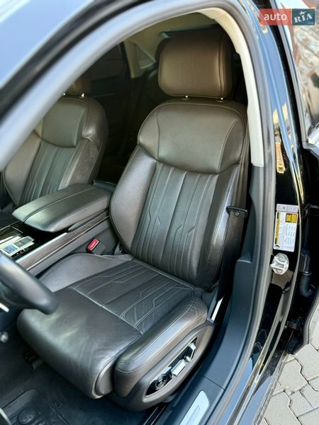 Седан Audi A8 2020 в Чернівцях