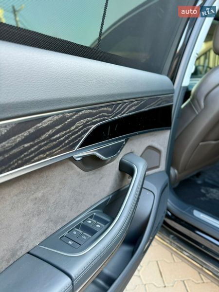 Седан Audi A8 2020 в Чернівцях