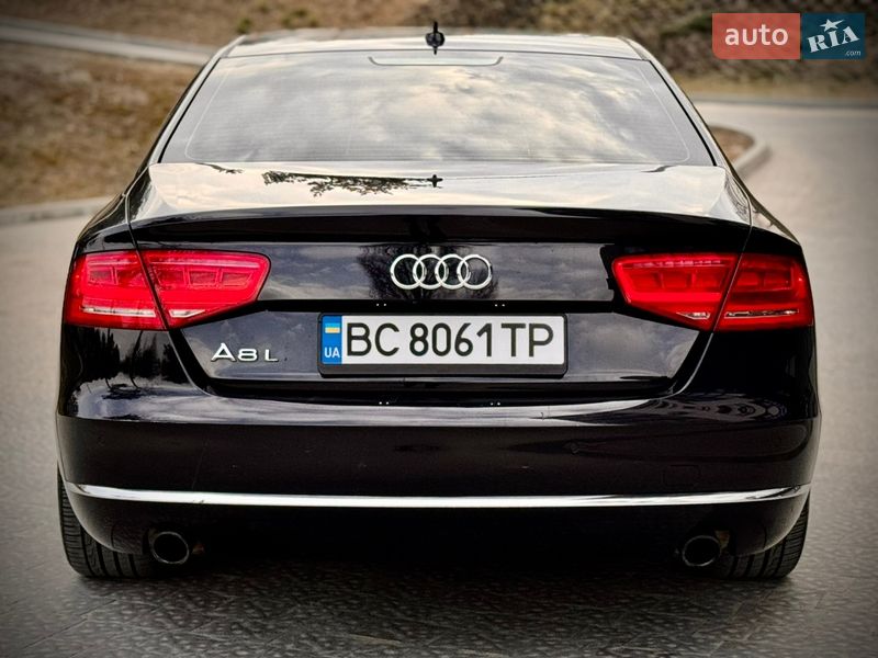 Седан Audi A8 2013 в Львове