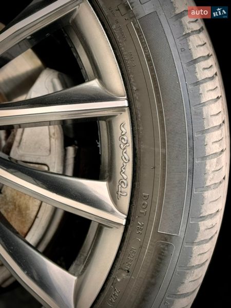 Седан Audi A8 2013 в Львове