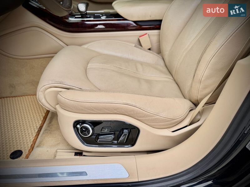 Седан Audi A8 2013 в Львове