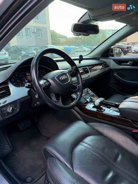 Седан Audi A8 2014 в Береговому
