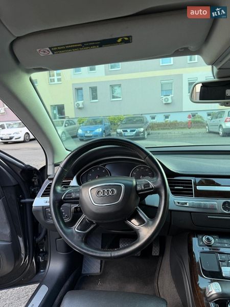 Седан Audi A8 2014 в Береговому