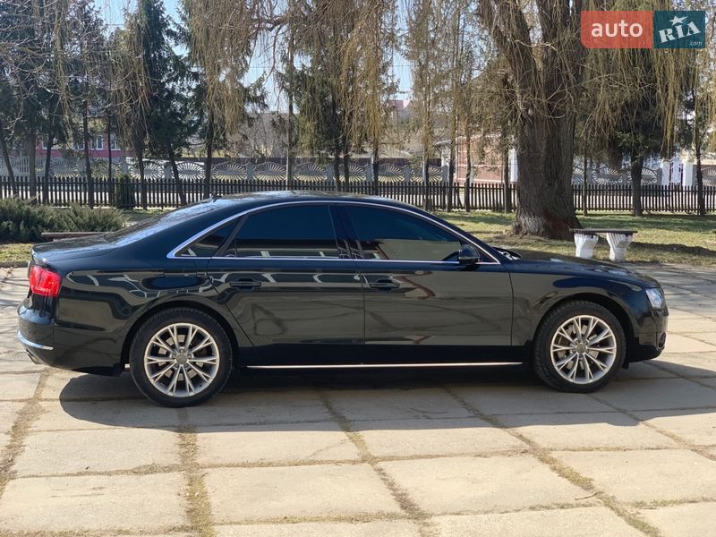 Седан Audi A8 2012 в Черновцах