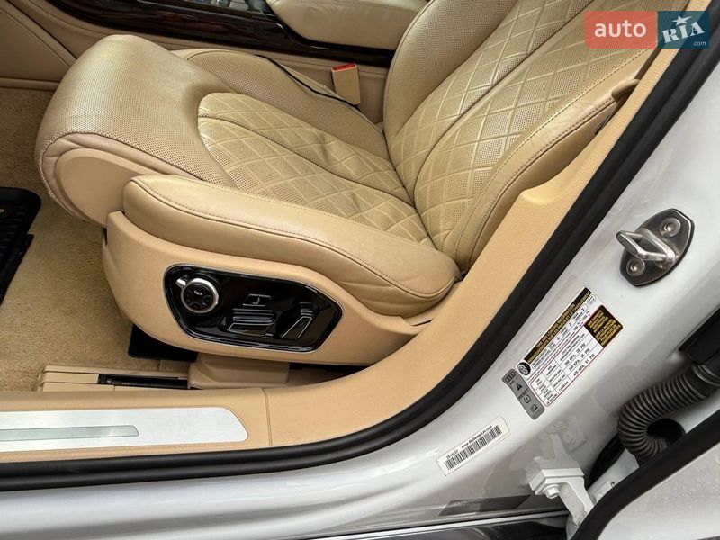 Седан Audi A8 2014 в Киеве