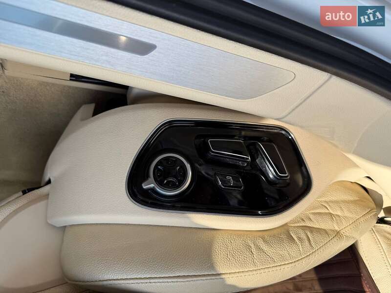 Седан Audi A8 2012 в Хмельницком