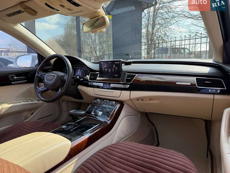 Седан Audi A8 2012 в Хмельницком