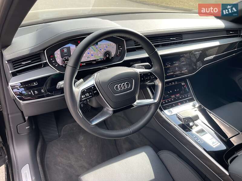 Седан Audi A8 2025 в Києві