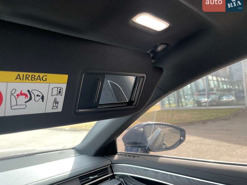 Седан Audi A8 2025 в Києві