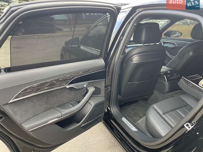 Седан Audi A8 2025 в Києві