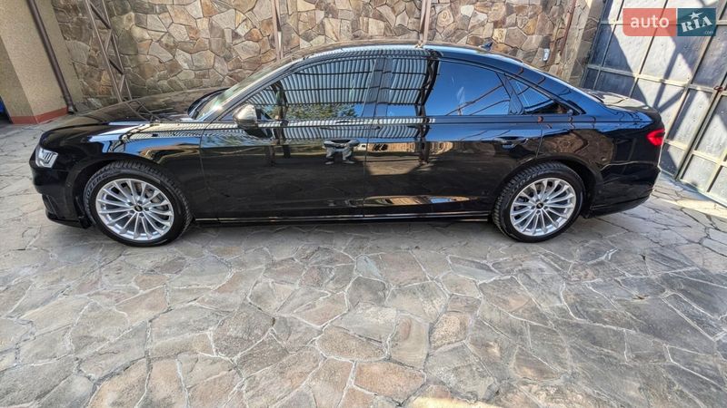 Седан Audi A8 2020 в Ровно