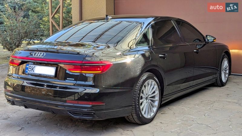 Седан Audi A8 2020 в Ровно