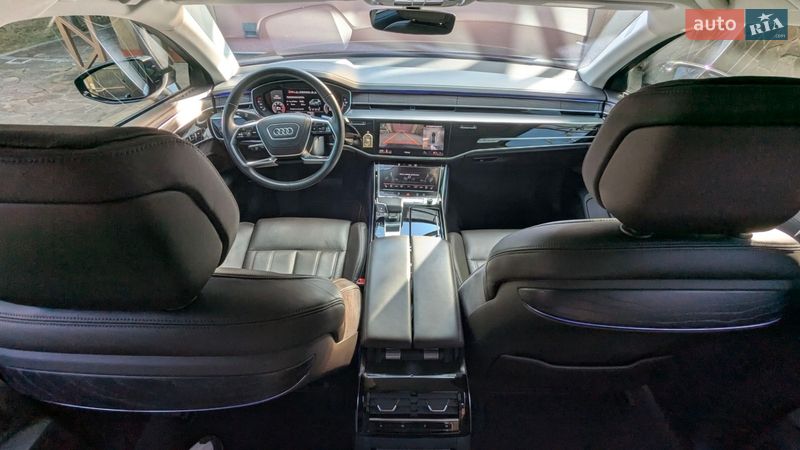 Седан Audi A8 2020 в Ровно