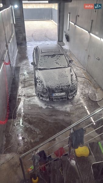 Седан Audi A8 2011 в Рівному