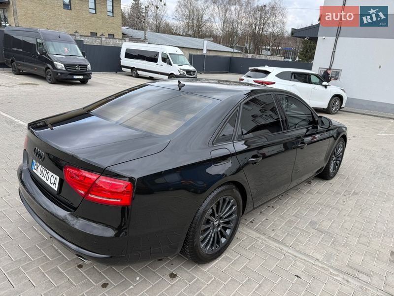 Седан Audi A8 2011 в Рівному