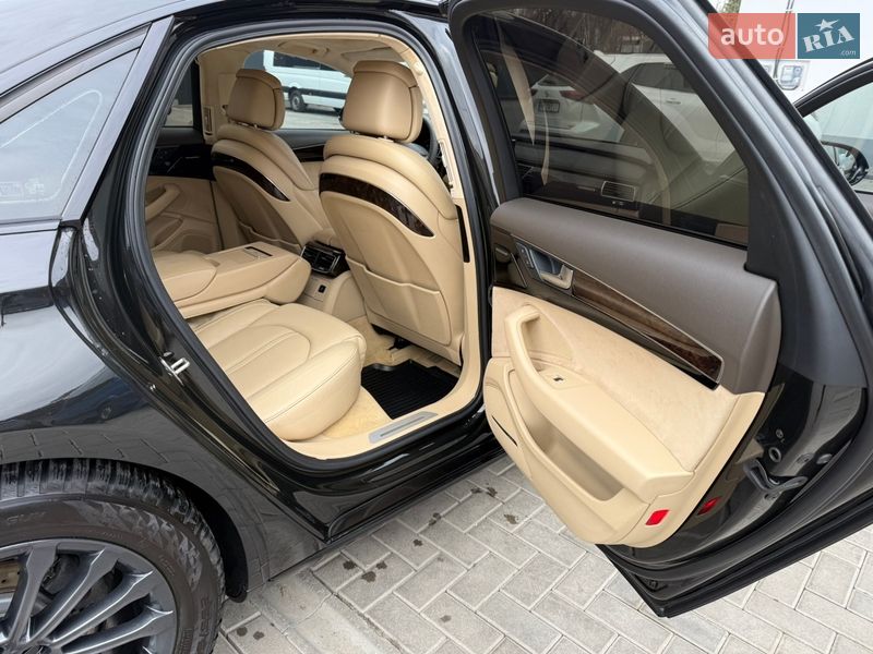 Седан Audi A8 2011 в Рівному