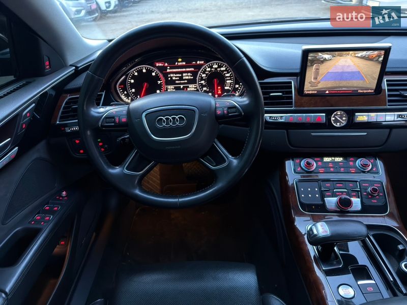 Седан Audi A8 2012 в Черновцах