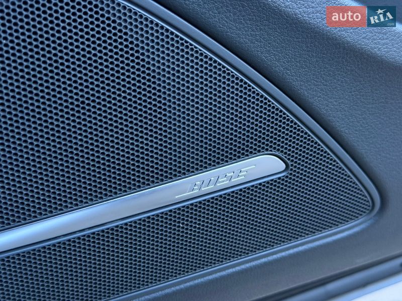 Седан Audi A8 2012 в Черновцах