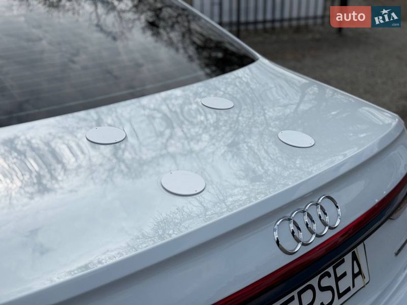 Седан Audi A8 2020 в Хмельницькому