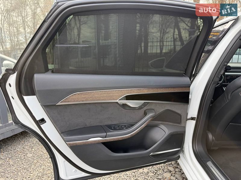 Седан Audi A8 2020 в Хмельницькому