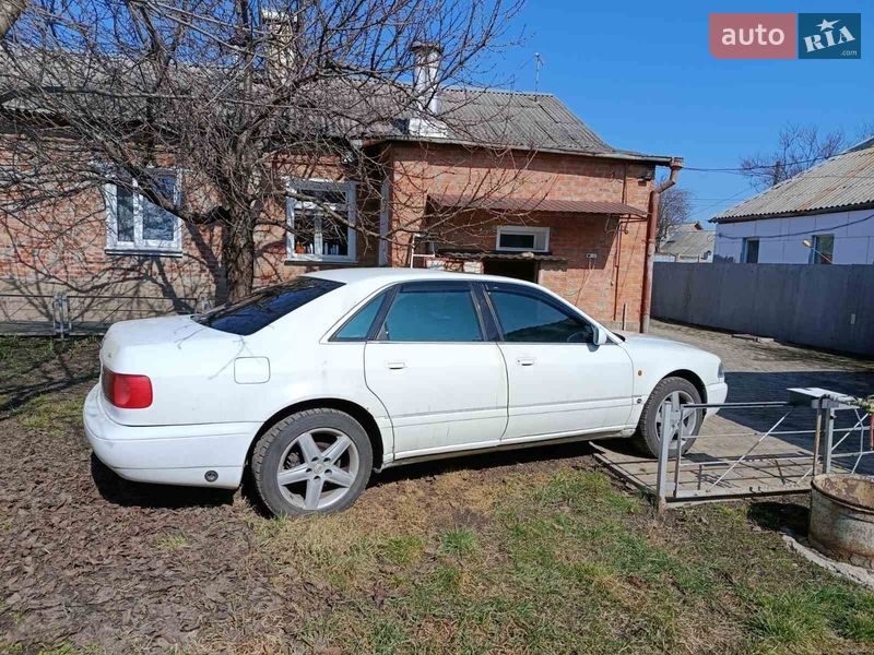 Седан Audi A8 1995 в Харькове