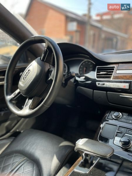 Седан Audi A8 2013 в Кропивницком
