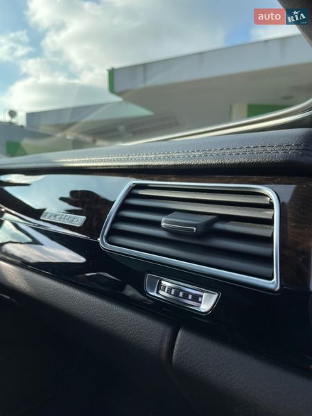 Седан Audi A8 2013 в Кропивницком