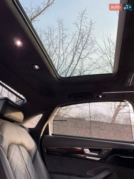 Седан Audi A8 2013 в Кропивницком
