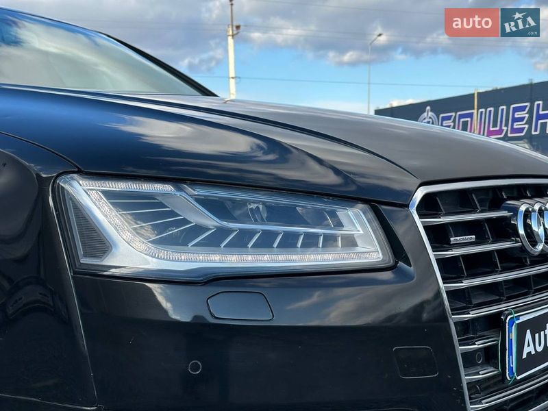 Седан Audi A8 2017 в Львове