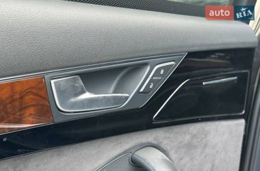 Седан Audi A8 2017 в Львове