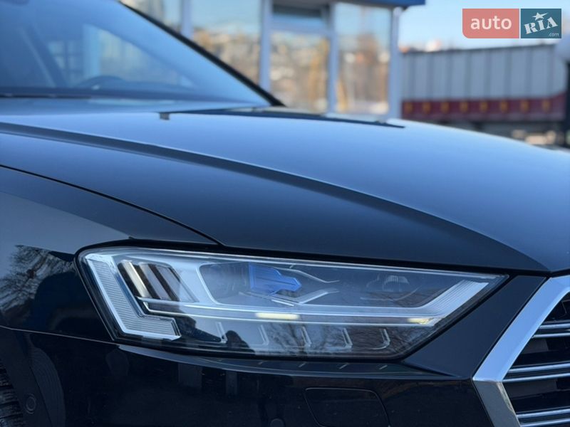 Седан Audi A8 2018 в Києві