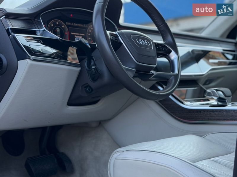 Седан Audi A8 2018 в Києві