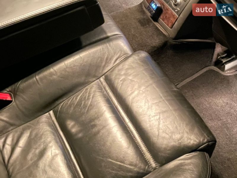 Седан Audi A8 2004 в Днепре